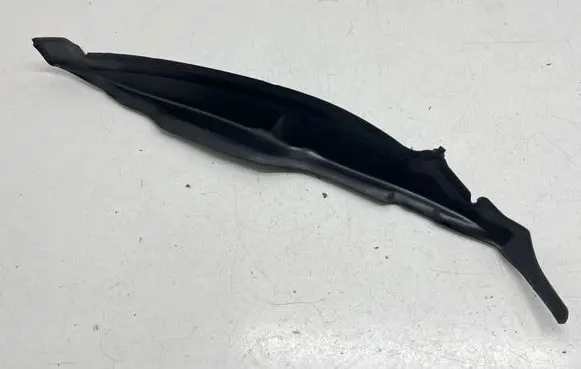 Volkswagen Jetta VII Fender end trim 17A821111B