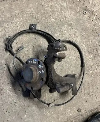 Audi A4 S4 B6 8E 8H Rear wheel hub spindle/knuckle 