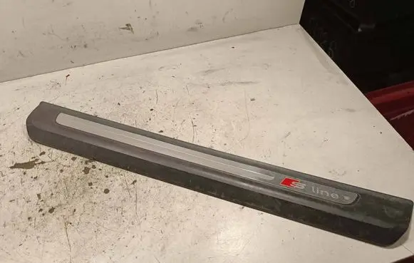 Audi Q7 4M Side skirt front trim 4M0853373B 4M0853373C
