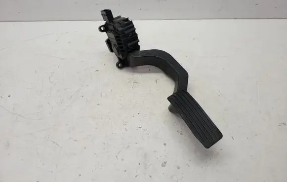 Jeep Cherokee Accelerator throttle pedal 04581652AC G1510124951