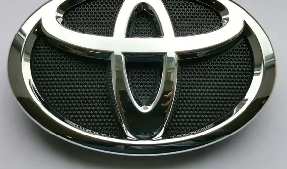 Toyota Camry Manufacturer badge logo/emblem 7531133150