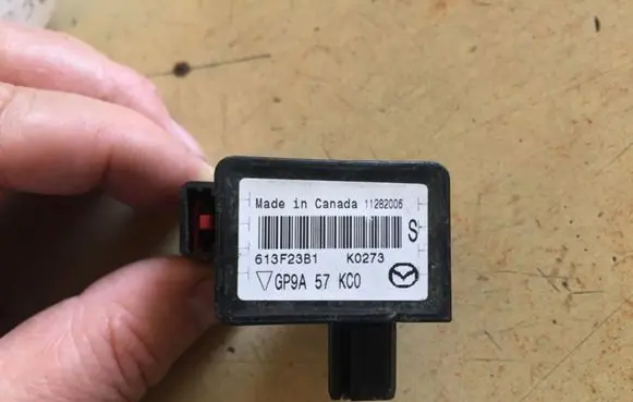 Mazda 6 Airbag deployment crash/impact sensor 613F23B1 GP9A57KC0