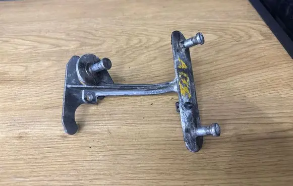 Mercedes-Benz C W204 ABS pump bracket A2044310240