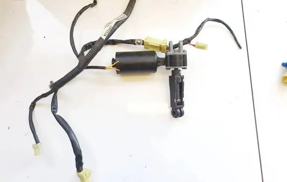 Audi A5 8T 8F Seat adjustment motor d3988308