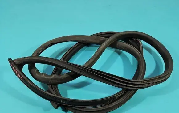 Mini One - Cooper R57 Front door rubber seal IMPRK1435434
