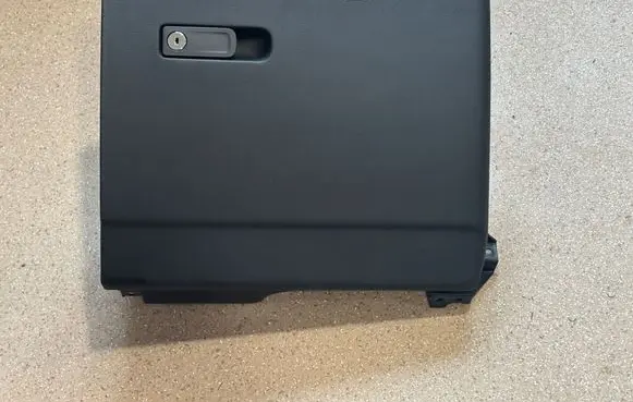 Glove box