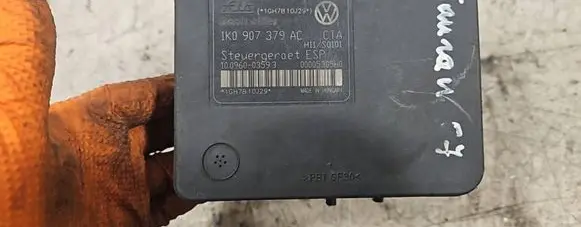 Volkswagen Touran I ABS Pump 1K0907379AC 00005305H0 10096003593