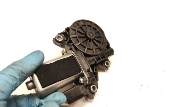 Audi Q7 4M Front door soft close latching motor 
