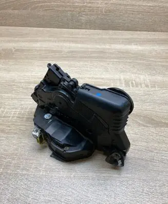 Toyota Avensis T250 Front door lock TOYOTAMD4DOORLOCK
