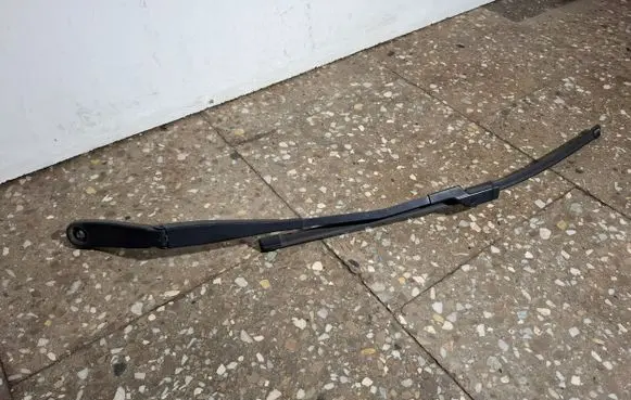 Volvo V60 Front wiper blade arm 30753504