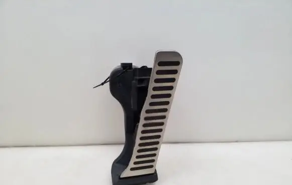 Volkswagen PASSAT B7 Accelerator throttle pedal 1K1723503