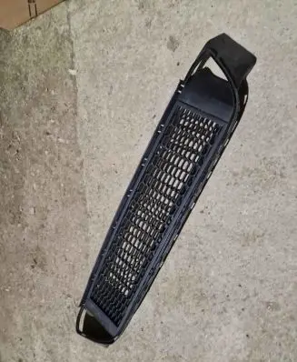 Front bumper lower grill