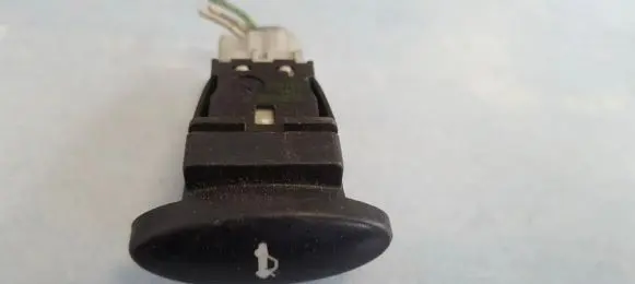 Citroen C5 Tailgate opening switch 96384822
