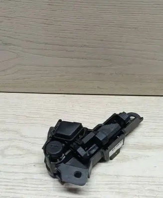 BMW 5 F10 F11 Glove box lock 03F1010017