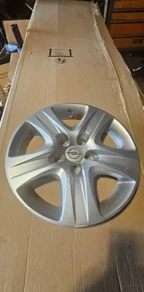 Opel Astra H R16 wheel hub/cap/trim 13282335 92278391