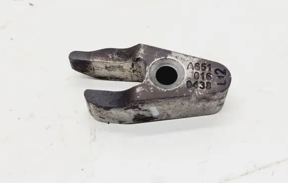 Mercedes-Benz B W246 W242 Fuel Injector clamp holder
