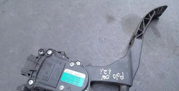Volkswagen Polo IV 9N3 Accelerator throttle pedal 6Q1721503C