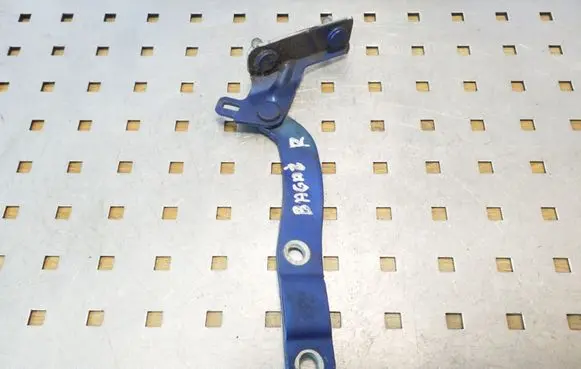 Honda FR-V Tailgate/trunk/boot hinge
