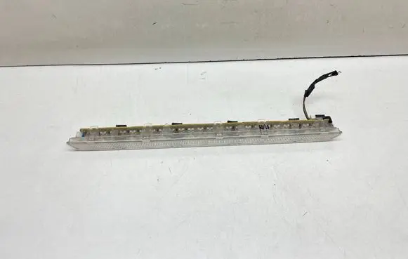 BMW 7 E65 E66 Third/center stoplight E26035