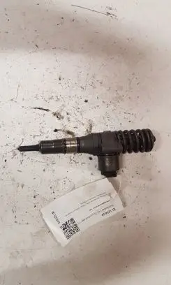 Volkswagen Golf V Fuel injector 03G130073G