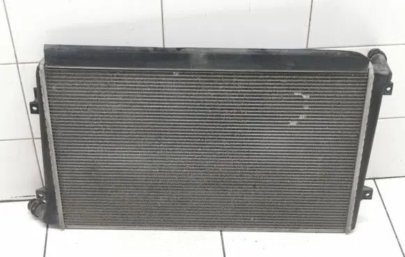 Audi A3 S3 8P Coolant radiator 1k0121251ak