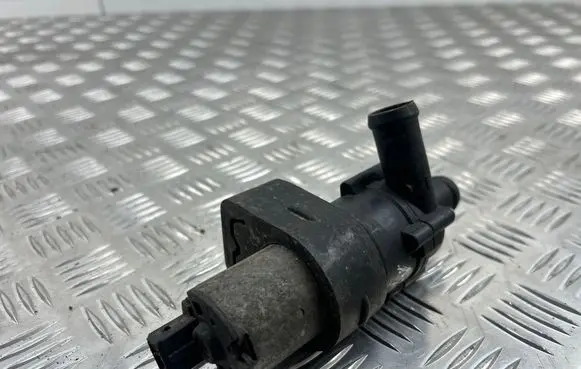 Mercedes-Benz C W202 Electric auxiliary coolant/water pump