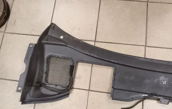 Volvo V60 Wiper trim
