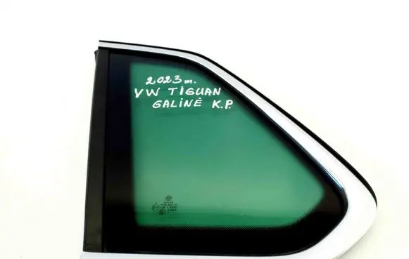 Volkswagen Tiguan Rear side window 5NA845041