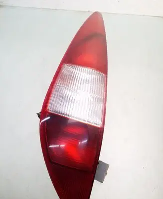 Ford Mondeo Mk III Rear/tail lights 1S7113405C 0374D