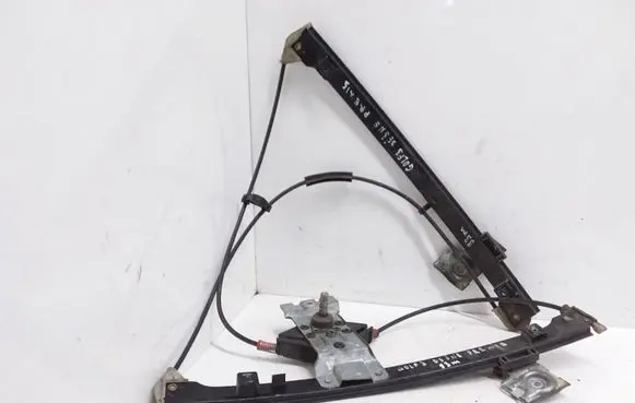 Volkswagen Golf III Front door manual window regulator 1H0837402B