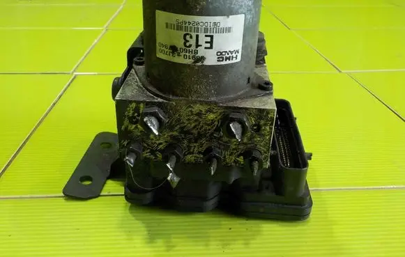 Hyundai ix 55 ABS Pump 589003J700 10AB2