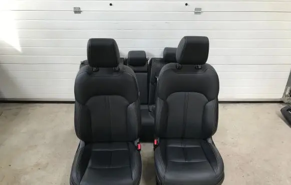 Seat set