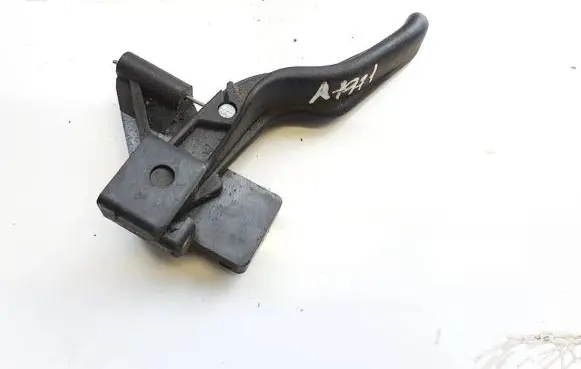 Opel Zafira A Engine bonnet (hood) release handle