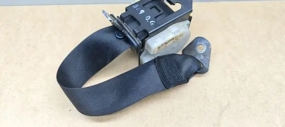 Mercedes-Benz CLK A209 C209 Rear seatbelt 2038601885