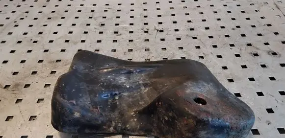 Engine mounting bracket