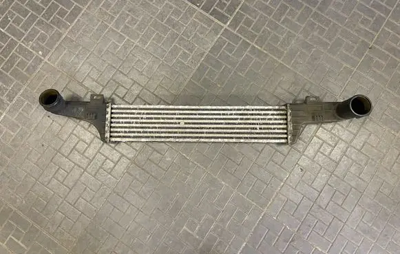 Mercedes-Benz E W210 Intercooler radiator 2105000400