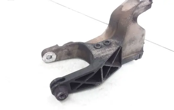 Volkswagen Transporter - Caravelle T5 Engine mounting bracket 7H0199343