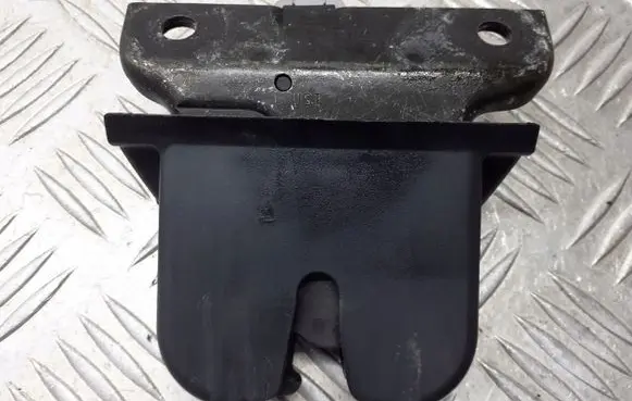 Audi A3 S3 8L Tailgate/trunk/boot lock/catch/latch 8L0827520C