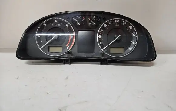 Skoda Superb B5 (3U) Speedometer (instrument cluster) 3U0920842D 110080115015
