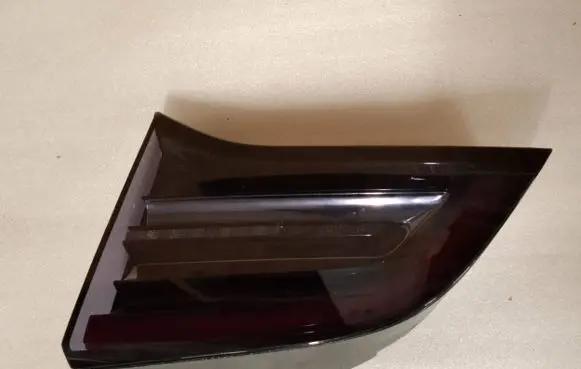 Tesla Model 3 Tailgate rear/tail lights 1077402