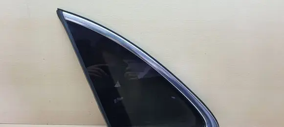 Porsche Macan (95B) Rear side window 95B845297
