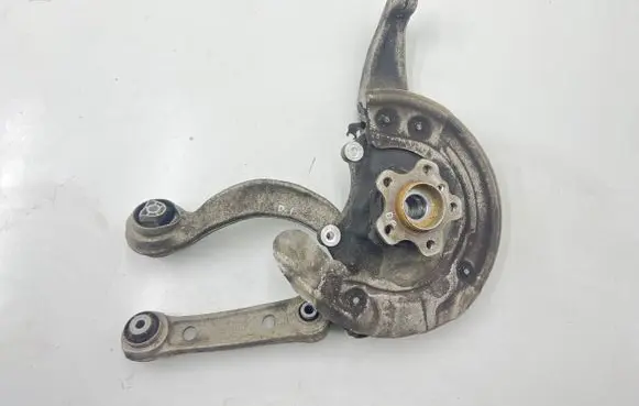 BMW 5 G30 G31 Front wheel hub spindle knuckle 688438601