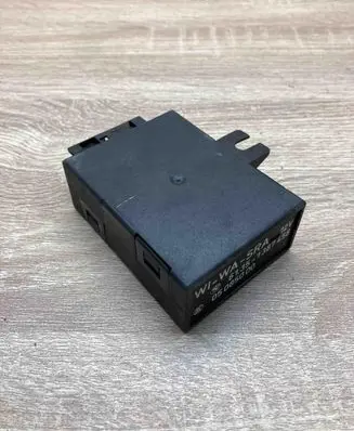BMW 3 E36 Window wiper relay 1387458 05085000