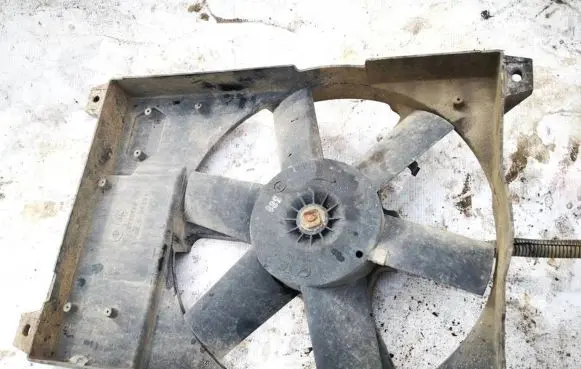 Citroen Jumper Radiator cooling fan shroud 8240120