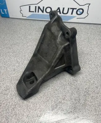 BMW 7 E65 E66 Engine mounting bracket 6754615