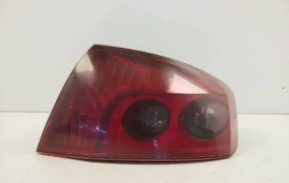 Peugeot 407 Rear/tail lights E203024