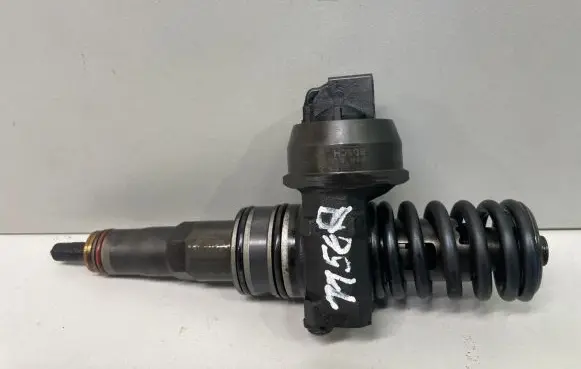 Skoda Octavia Mk2 (1Z) Fuel injector 038130073AG