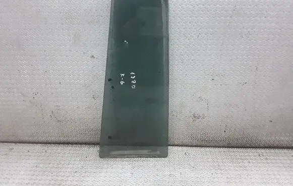 Opel Zafira B Rear vent window glass 