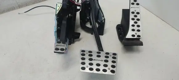 Mercedes-Benz C W204 Pedal assembly A2044200084 A2042902001 A2043000004