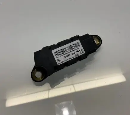 Mercedes-Benz E W211 Airbag deployment crash/impact sensor 0018209126 304699002 A0018209126